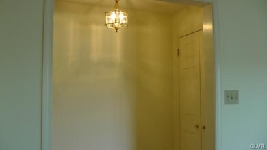 913 Cold Spring Rd unit 8, Allentown, PA 18103 - photo 7