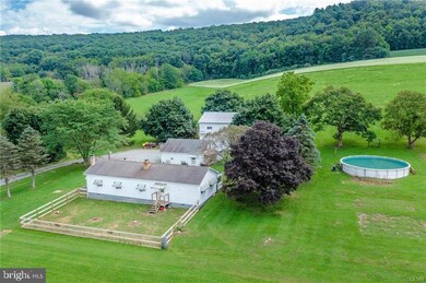 904 Penn Dr, Tamaqua, PA 18252 - photo 3