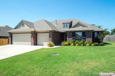 8426 N 76th Ave E, Owasso, OK 74055 - photo 2