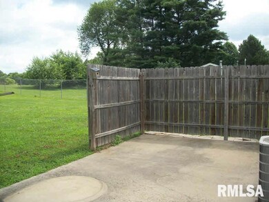 1500 Dorris Heights Rd, Harrisburg, IL 62946 - photo 4