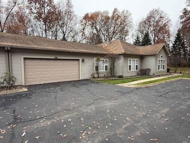 18 Hunters Woods Blvd unit C, Canfield, OH 44406 - photo 2