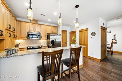 2151 N Main St, 304