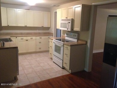 2803 Parr Ct E, Jacksonville, FL 32216 - photo 2