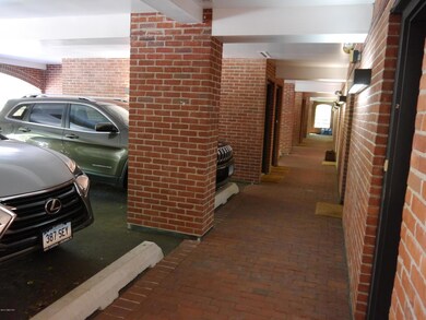 328 Pemberwick Rd unit 1, Greenwich, CT 06831 - photo 3