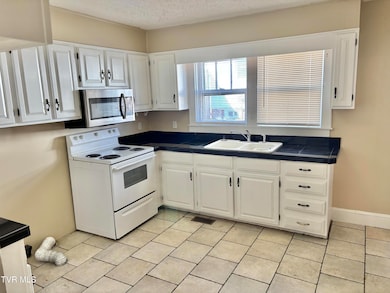 1257 E Center St, Kingsport, TN 37660 - photo 5