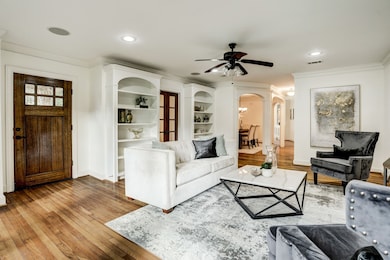 1002 Sue Barnett Dr, Houston, TX 77018 - photo 2