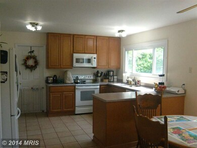 8385 Lock Ln, Warrenton, VA 20186 - photo 5