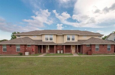 1201 Lovett St unit 1201, Tomball, TX 77375 - photo 4