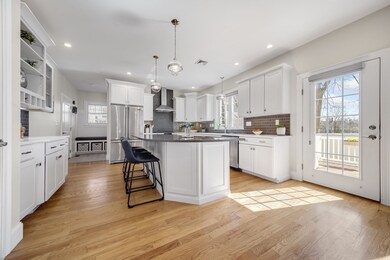 22 Sheridan Cir, Winchester, MA 01890 - photo 5