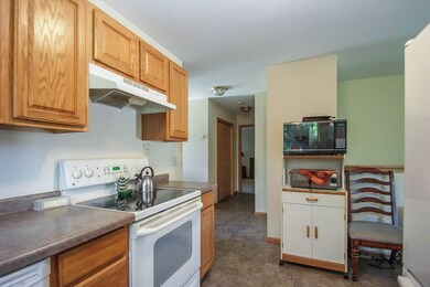 542 Lexington Dr, Oregon, WI 53575 - photo 3