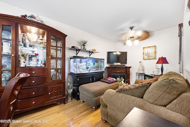 8 Carpenter Ave, Staten Island, NY 10314 - photo 6