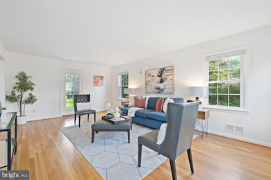 11804 Ithica Dr, Silver Spring, MD 20904 - photo 5