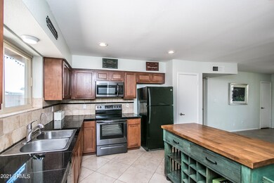 Hackamore St-16