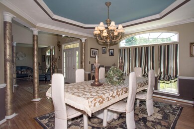 _RMJ7758.jpg dining room
