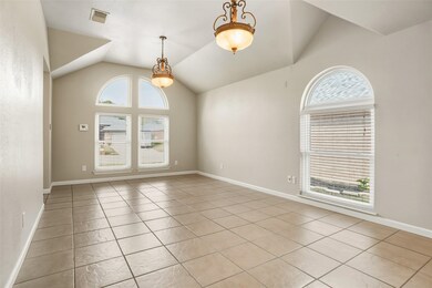 1067 Roundrock Dr, Saginaw, TX 76179 - photo 2