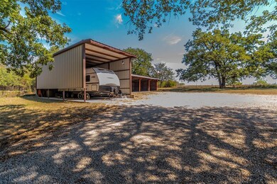 158 Private Road 4664, Boyd, TX 76023 - photo 3
