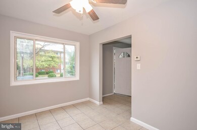835 Berkshire Dr, Hyattsville, MD 20783 - photo 4