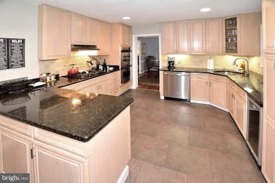 1917 Windmill Ln, Alexandria, VA 22307 - photo 4