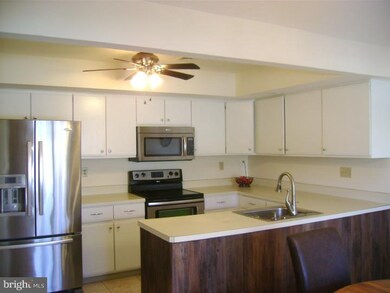 227 Allem Ln unit 227, Perkasie, PA 18944 - photo 6