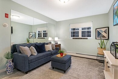 565 Quaker Ln unit 93, West Warwick, RI 02893 - photo 3