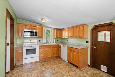 57 Liberty St unit 2, Leominster, MA 01453 - photo 4