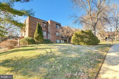 8705 Hayshed Ln unit 11, Columbia, MD 21045 - photo 3