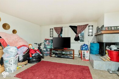 03-Unit 2 Living Room 20201007-DW-8