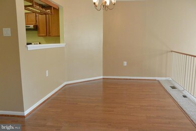 7517 Belle Grae Dr unit 11, Manassas, VA 20109 - photo 3
