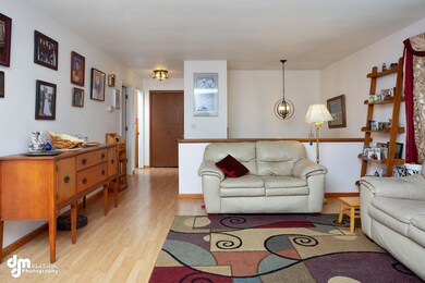 Living Room 0590-FULL