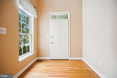 11206 Golden Meadow Ct, Germantown, MD 20876 - photo 4