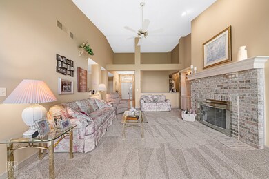 430 Course Dr, Lake In the Hills, IL 60156 - photo 4