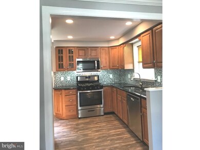 883 Quince Ln, Secane, PA 19018 - photo 4