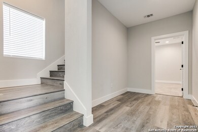 1618 W Lawndale Dr unit 3, San Antonio, TX 78209 - photo 2