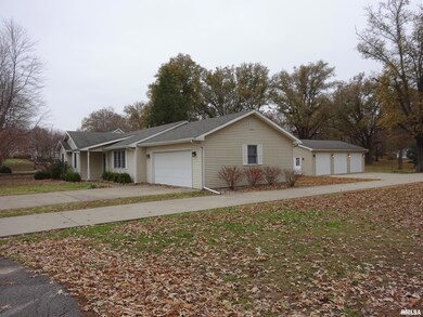 106 Tuttle Dr, Harrisburg, IL 62946 - photo 2