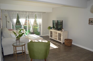 Living Room (2)