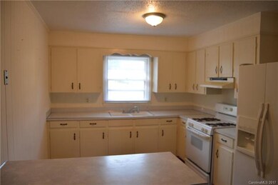 2425 Woodleaf Dr, Gastonia, NC 28052 - photo 5