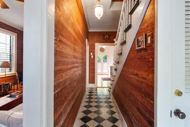 516 Elizabeth St_Entrance