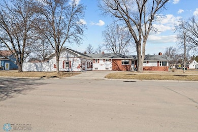 57-401 9th St N Wahpeton-15.jpg