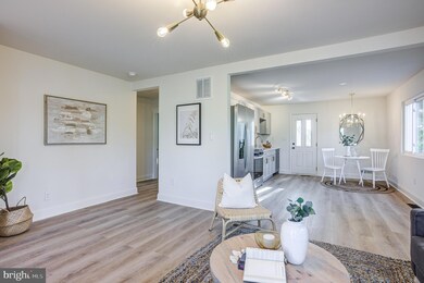 6218 Catalpha Rd, Baltimore, MD 21214 - photo 6