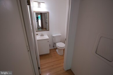 8088 Winding Way Ct, Springfield, VA 22153 - photo 5