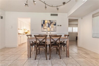 522 Broad Ave S unit 522, Naples, FL 34102 - photo 4