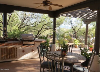 PatioOutdoorKitchen1