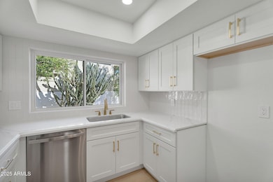 4507 E Monte Way, Phoenix, AZ 85044 - photo 7