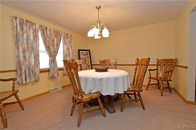 7230 Balla Dr, North Tonawanda, NY 14120 - photo 4