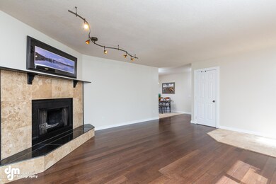 Living Room 20190424-DW-47380-FULL