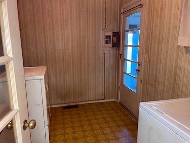 304 E Pickwick Dr, Syracuse, IN 46567 - photo 6