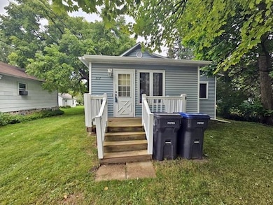 717 E Blodgett St, Marshfield, WI 54449 - photo 2