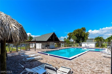 12964 Meadowood Ct, Fort Myers, FL 33919 - photo 6