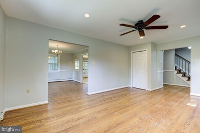 15705 Norman Dr, North Potomac, MD 20878 - photo 4