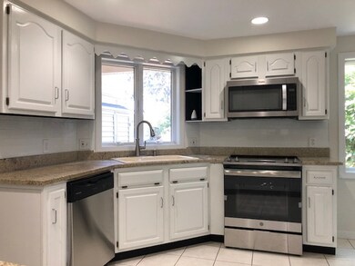 21 Walden Pond Dr, Nashua, NH 03064 - photo 4